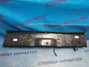 Накладка замка багажника - IS250 GSE20 - 64716-53030 - 